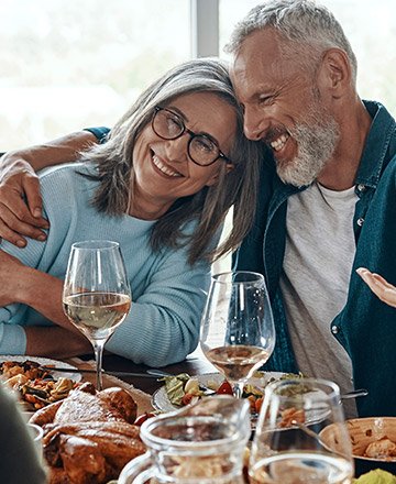 Mitothrive-Elderly couple enjoying meal